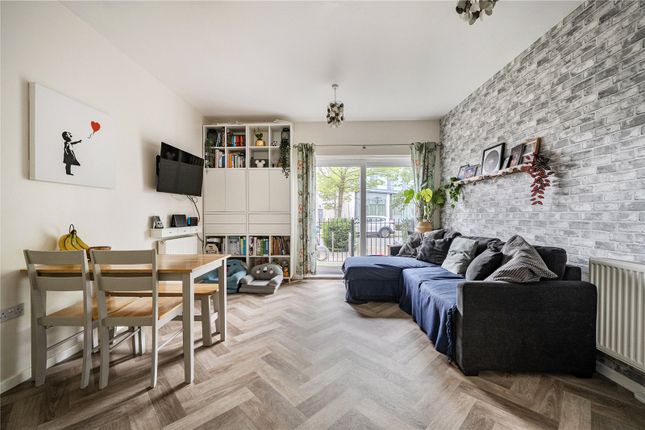 MTVH SO - Flat 40, Thorney House,, Drake Way, Berkshire photo 4