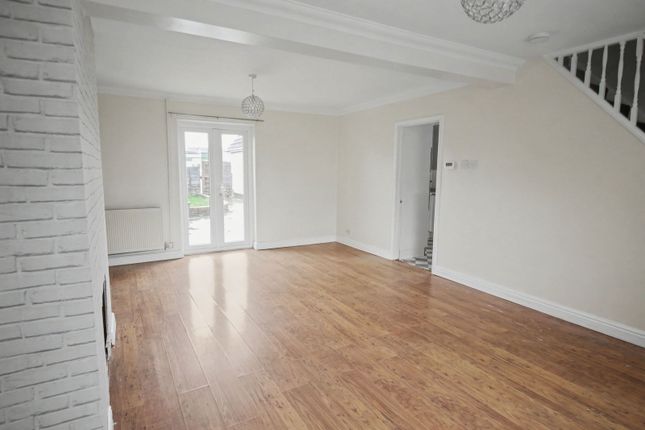 43, Greenhill Place, Hengoed photo 3