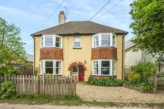 Thumbnail Detached house for sale in Beacon View Road, Elstead