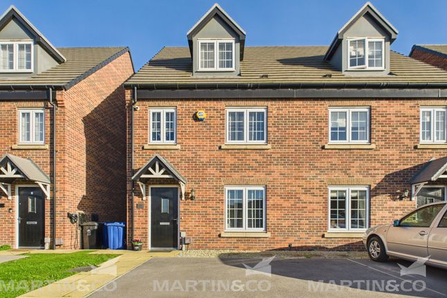 Cam02406G0-Pr0537-Still023