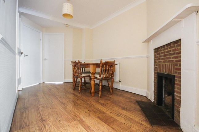 Cottage to rent in Sussex Road, Warley, Brentwood