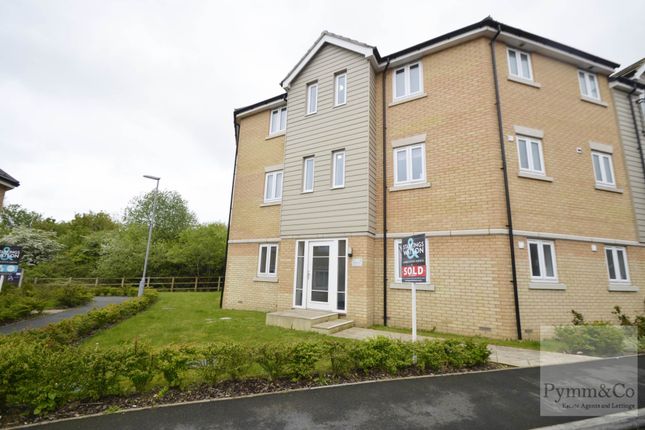 Flat to rent in Falcon Crescent, Norwich NR8