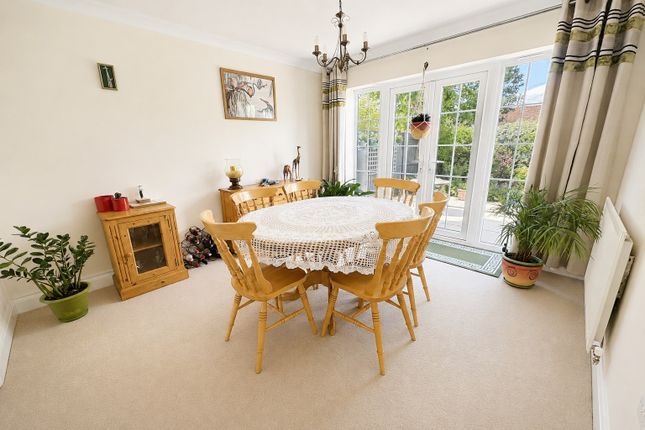 33, Gardeners Close, Bedfordshire photo 4