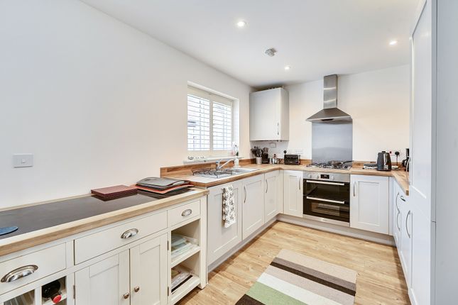 11, Millet Way, Witney photo 2