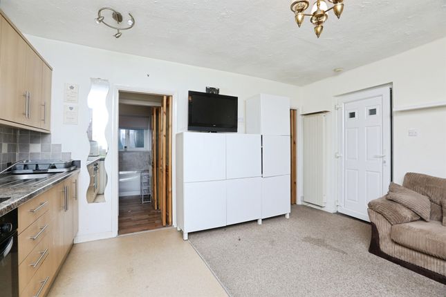4, Wing House, Wing Road, Sheerness photo 5