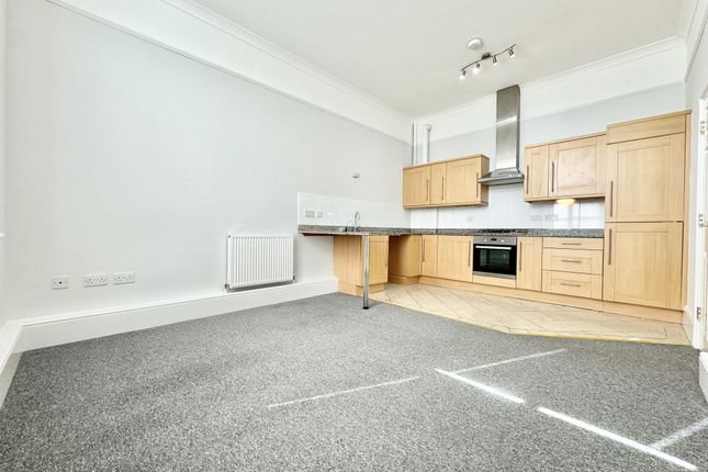 Thumbnail Flat to rent in Cliftonville Avenue, Cliftonville, Margate