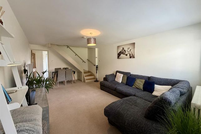 53, Eastbourne Avenue, Stevenage photo 2