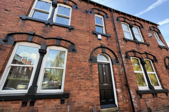 Terraced house to rent in St. Michaels Lane, Leeds, West Yorkshire