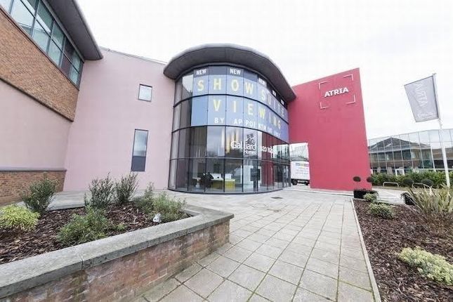 2-bed flat on Atria House, Bath road, Slough, £255,000