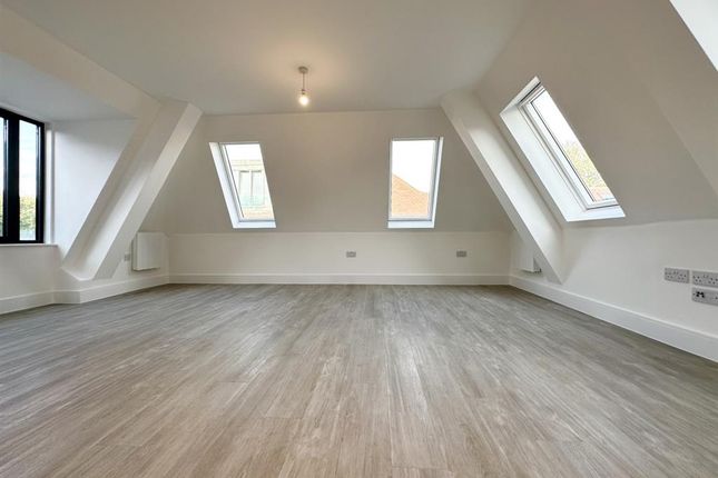 Studio for sale in North Ash Road, New Ash Green, Longfield, Kent
