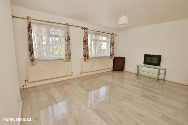 128, Luddenham Close, Ashford photo 2