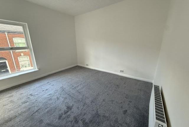 17, Egerton Street, Ashton-Under-Lyne photo 3