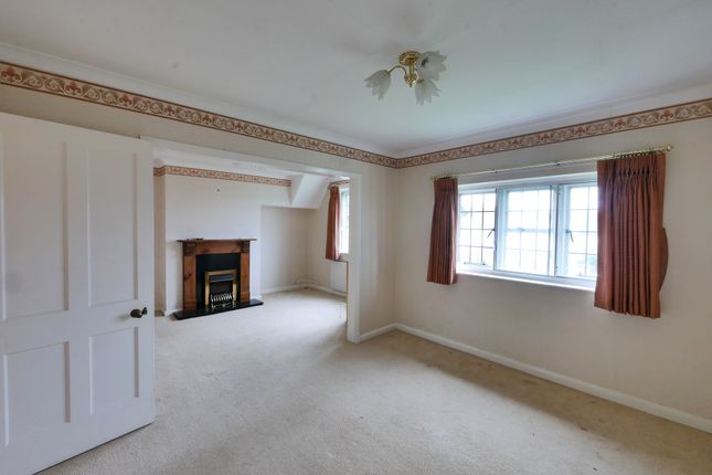 Flat 12, Beresford House Shepherds Way, Cirencester photo 3
