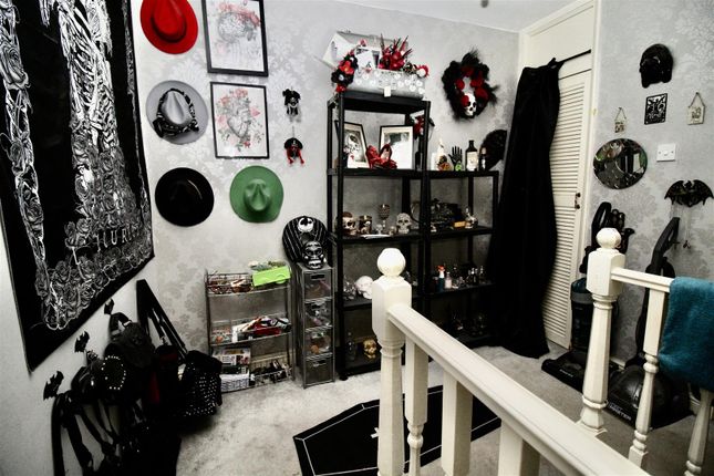 Flat 2, Kensington, Foxwood Grove, Birmingham photo 4