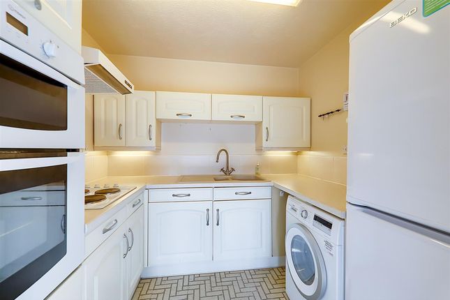 Flat 17, Penrith Court Broadwater Street East, Worthing photo 4