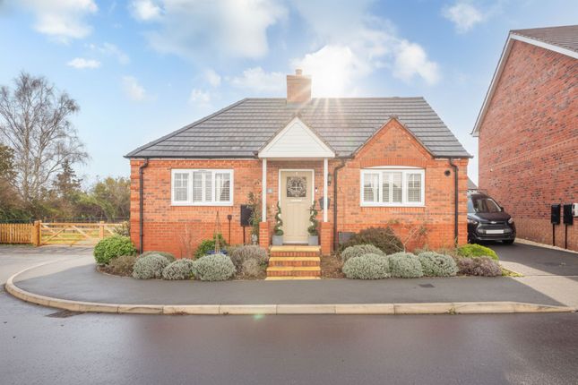 20 Hazel Place, Stratford-Upon-Avon photo 2