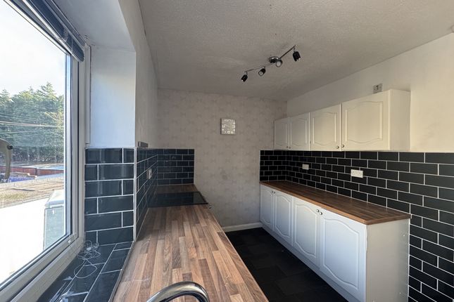Flat Flat 9, Montague Buildings, Southchurch Road, Southend-on-sea photo 2