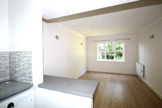 3 Cramer Court, Warwick Road, New Malden photo 3