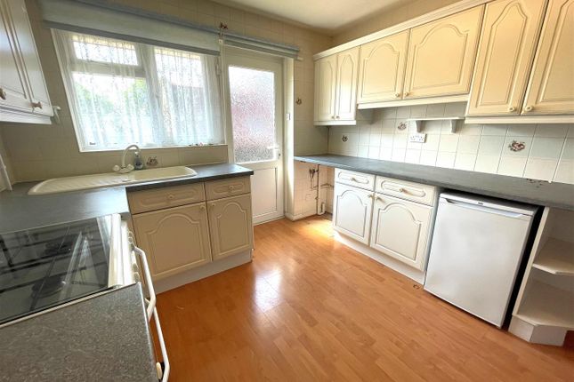 25, Sandy Lane, Shanklin photo 4