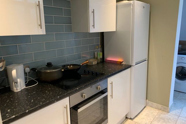 Thumbnail Room to rent in Grange Road, London
