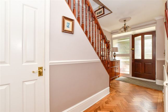 Marjorams Avenue, Loughton photo 4