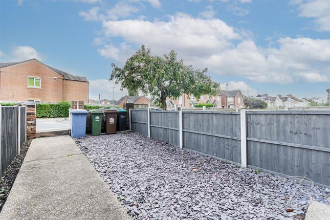 10, Mansfield Road, Mansfield photo 2