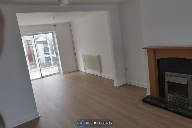 Saxon Close, Dunstable photo 2