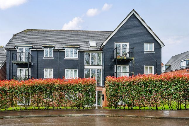 Flat to rent in 9 Oddstones, Codmore Hill, Pulborough, West Sussex