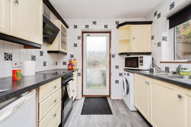 1, Venland Close, Liskeard photo 4