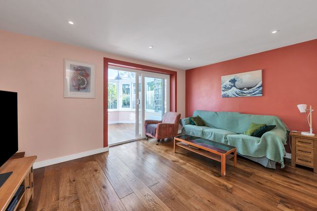 6 Thomas Way, Royston photo 3