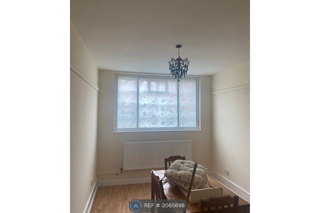 Flat, A London Road, Leicester photo 3
