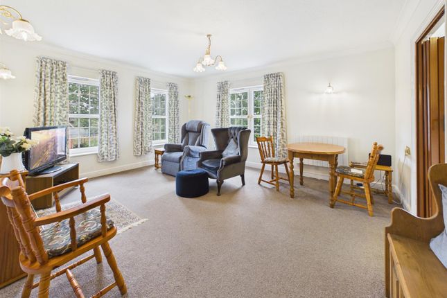 12, Arundel Lodge, Pegaus Court, Park Lane, Reading photo 3