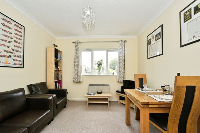Flat 5, Castle Mews, 187, Andover Road, Andover photo 2