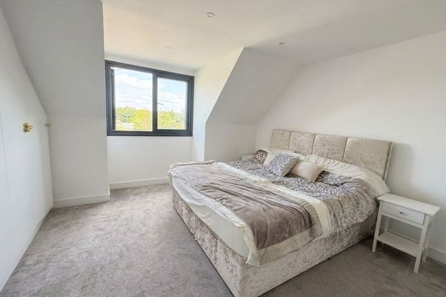 3A, Edward Road, Barnet photo 2