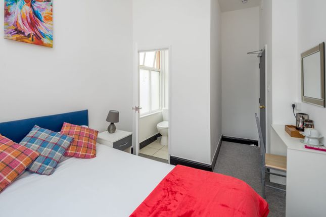 Room to rent in Isledon Road, Holloway Road