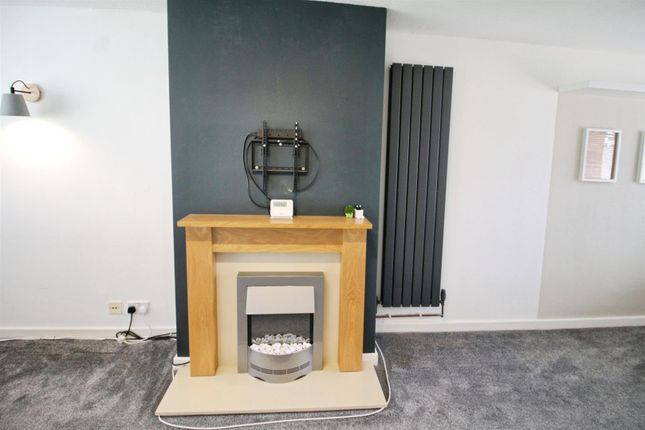 49, Severn Drive, Leeds photo 4