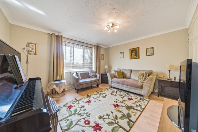 Flat for sale in Owen Close, Northolt, London