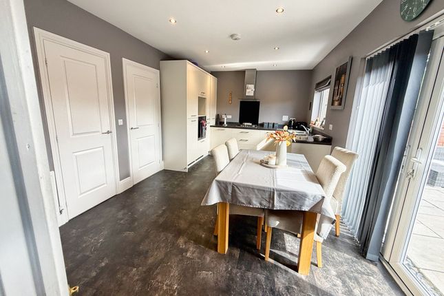 72 Gerddi'r Afon, Bridgend photo 4