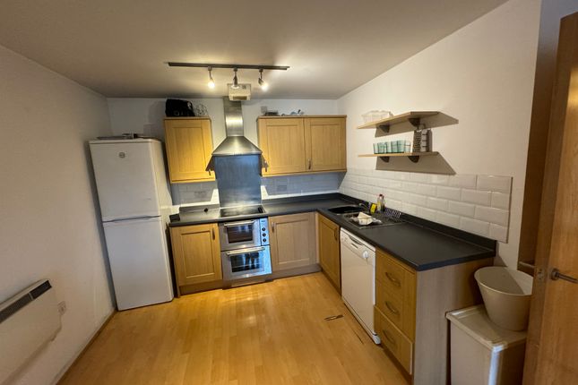 Flat to rent in Coode House, Millsands