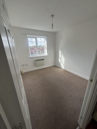 Ampleforth Drive, Willenhall photo 4