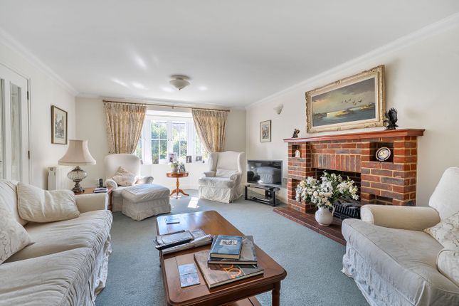 15, Brackens Way, Lymington photo 2