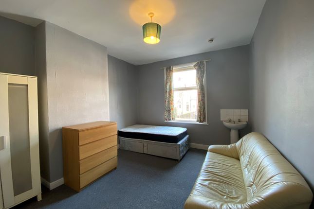 Thumbnail Room to rent in Stanningley Road, Bramley, Leeds