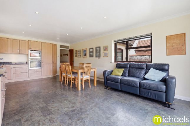 167, Wivenhoe Road, Colchester photo 4