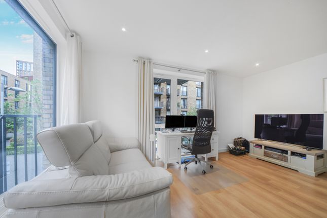 Thumbnail Flat for sale in Endeavour House, Marine Wharf, Surrey Quays