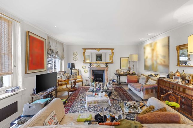 Flat 4, 4, Addison Crescent, London photo 2