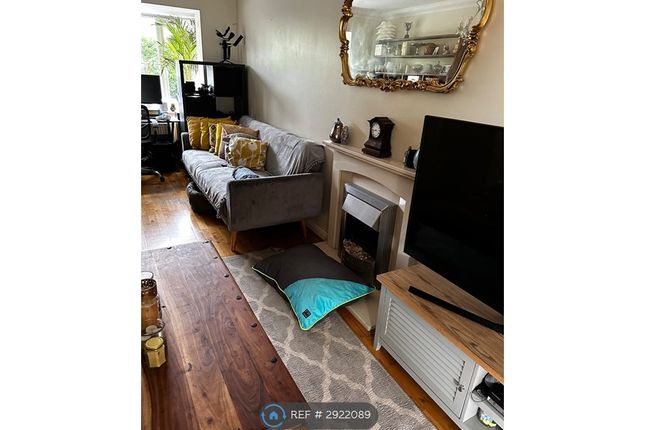 Brompton Way, Handforth, Handforth Cheshire photo 3