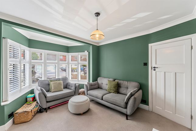 44, Dudley Drive, Morden photo 4