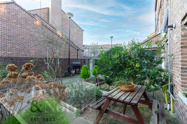 5, Greatfield Close, London photo 3