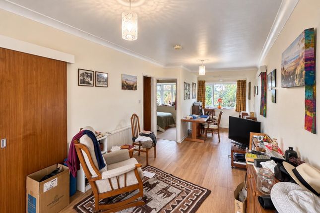 8 Elm Lodge, Hopton Road, Dursley photo 4