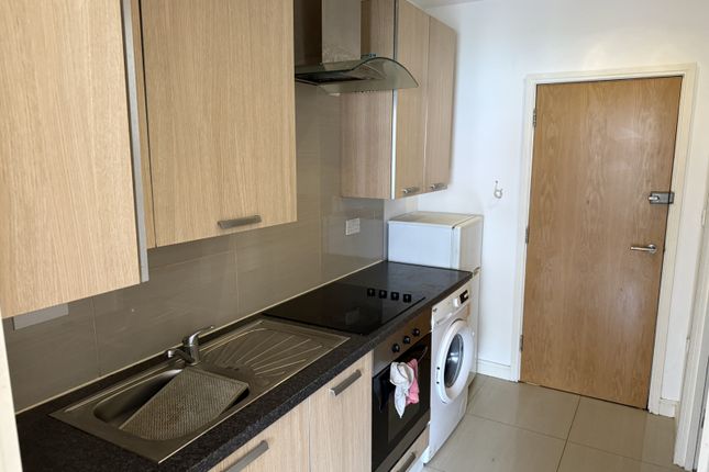 Flat 4s, Simon Court, London photo 3